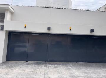Casa de 3 habitaciones, Zapopan · Casa con Alberca en Jacarandas