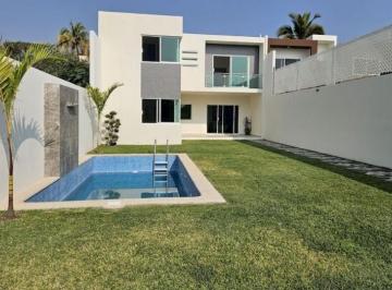 Casa · 258m² · 4 Recámaras · Casa en Fraccionamiento en Burgos Bugambilia