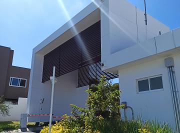 Casa en condominio de 3 habitaciones, El Marqués · Casa en Renta Zibata Frente a Parque Jamadi Cerca del Heb