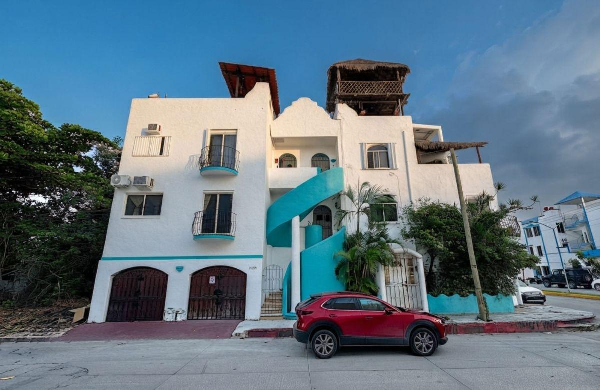 Furnished Apartment with Balcony, Terrace, and Plunge Pool for Sale