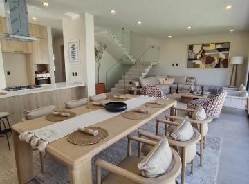 Casa en condominio · 235m² · 4 Recámaras · 3 Estacionamientos · Casa en Venta en Velasur, con 4 Recamaras con Baño y Cuarto de Servicio