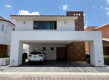 Casa en condominio de 3 habitaciones, Metepec · Renta Casa a Unos Pasos de Town Square en Metepec