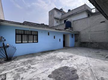 Casa · 92m² · 1 Recámara · 4 Estacionamientos · Casa de Una Planta en Venta