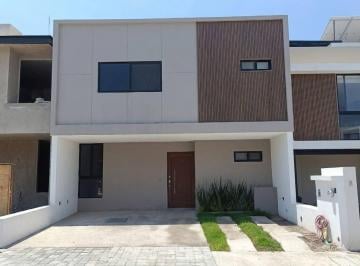 Casa en condominio · 206m² · 3 Recámaras · 2 Estacionamientos · Oportunidad de Casa en Venta en Cañadas del Arroyo con 3 Recamaras y Amplia Zona de Tv o Estudio