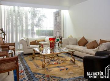 Casa · 390m² · 3 Recámaras · 2 Estacionamientos · Venta de Casa en Lomas de Tecamachalco, Naucalpan de Juarez, Estado de México.