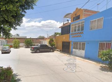 Casa de 3 habitaciones, Soledad de Graciano Sánchez · Casa Venta Oportunidada Cesion de Derechos Inmediatacerrada del Bosque Fraccicerrada del Bosque Slp