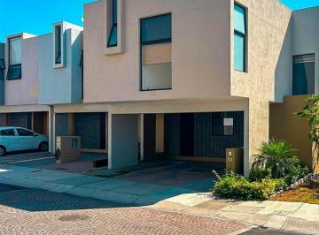 82944e50fa92d84aee7edb01813485f3b6fa390032e101442fb1d8b4a6eaf6aa · Casa en Renta en Zibata Antalia Frente Al Parque Jamadi