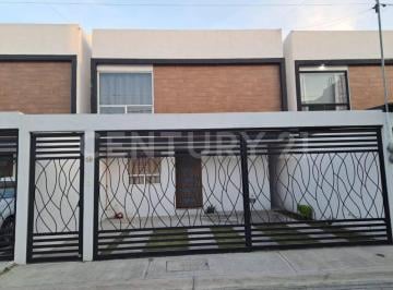 Casa · 155m² · 3 Recámaras · 2 Estacionamientos · Casa en Renta Residencial Urbalia