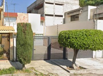 Casa de 4 habitaciones, Tlalpan · Venta de Casa en Verguel de Coyoacan, Tlalpan Cdmx
