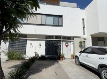 Casa en condominio de 4 habitaciones, San Pedro Tlaquepaque · Casa en Venta en La Bella
