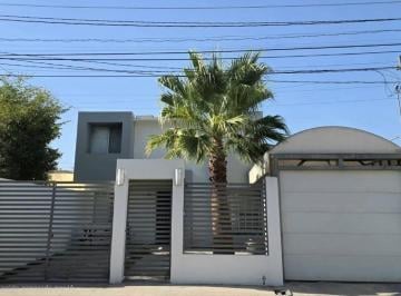 Casa de 3 habitaciones, Mexicali · Se Renta Casa en Fraccionamiento Calafia