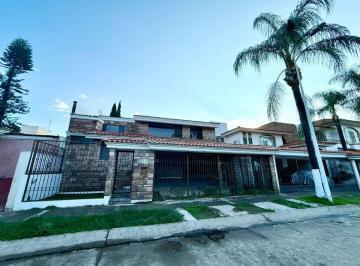 Casa de 4 habitaciones, Zapopan · Casa en Renta, Bugambilias 1ra. Seccion