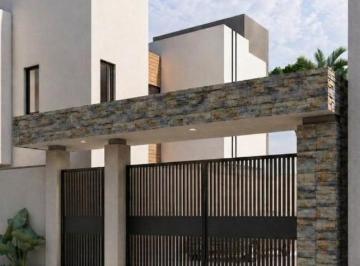 Casa · 3 Recámaras · 2 Estacionamientos · Casa en Arenal