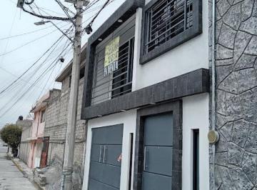 Casa · 182m² · 3 Recámaras · 1 Estacionamiento · Casa Sola en Venta en Parques Nacionales, Toluca Recién Remodelada