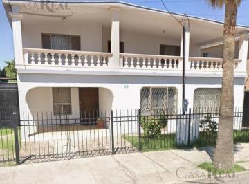 Casa · 426m² · 6 Recámaras · 5 Estacionamientos · Casa en Venta con Recámaras en Planta Baja en Las Granjas Chihuahua