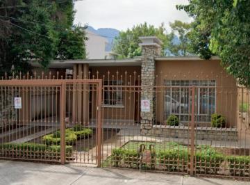 Casa de 5 habitaciones, Monterrey · Hermosa Propiedad en Venta Ubicada en Monterrey, Nuevo León.