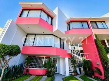 Dúplex · 155m² · 3 Recámaras · 2 Estacionamientos · Casa en Venta en Fracc. Villa del Puente, Tlalpan, Cdmx
