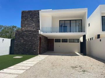 Casa · 390m² · 4 Recámaras · 4 Estacionamientos · Casa en Venta, Yucatán Tamanche, 4 Recámaras.