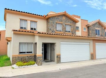 Casa de 3 habitaciones, Pachuca · Descubre Esta Espectacular Residencia de Estilo Americano con Diseño Californiano / Venta