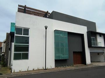 23db13786b42c09bf6239b798738ce3b5dbf892db0ad521308b87d1ec520093e · Casa en Venta en Veracruz con Doble Altura Fracc. Lomas Diamante