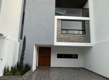Casa · 260m² · 3 Recámaras · 2 Estacionamientos · Casa en Venta en Fraccionamiento Cimera (Antes de Llegar a Fuerteventura)