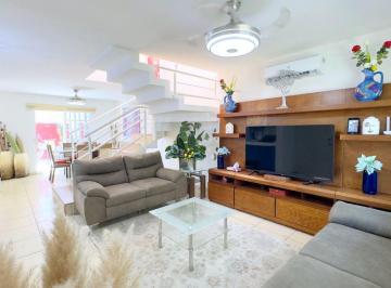 Casa de 3 habitaciones, Puerto Vallarta · Casa en Venta en Banus Ixtapa, Totalmente Amueblada, 3 Rec, Casa Club con Alberca