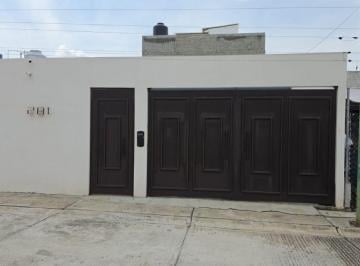 Casa de 2 habitaciones, Morelia · Casa en Venta en La Col. Benedicto López