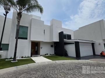 Casa · 520m² · 3 Recámaras · 2 Estacionamientos · Casa en Renta en Rinconada Alamos