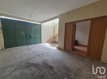 Casa · 150m² · 3 Recámaras · 2 Estacionamientos · Se Vende Casa en San Pedro Martir, en Operación de Renta con Rentabilidad Inmediata