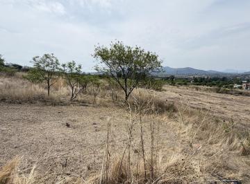 Terreno / Lote · 22000ha · Terreno en Venta en Huimilpan | 22,514 m² con Cabaña, Alberca y Servicios