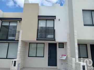 Casa · 120m² · 3 Recámaras · 2 Estacionamientos · Venta Casa El Marques Querétaro