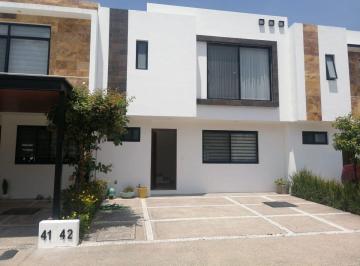 Casa de 3 habitaciones, Corregidora · Casa en Venta en El Condado, Corregidora | Alberca | 3 Recámaras | Doble Seguridad