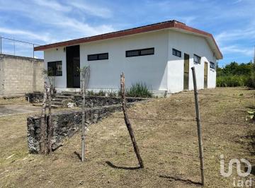 Bodega comercial · 129m² · 4 Recámaras · 4 Estacionamientos · Venta de Bodega en Nuevo Lencero, Emiliano Zapata, Ver
