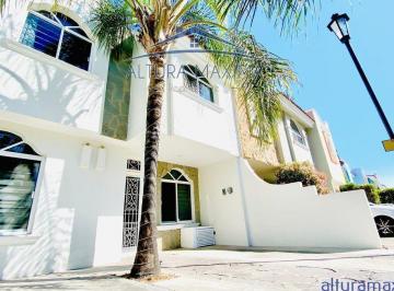 Casa de 3 habitaciones, Zapopan · Casa en Renta Coto La Calma 3 Rec. Zapopan