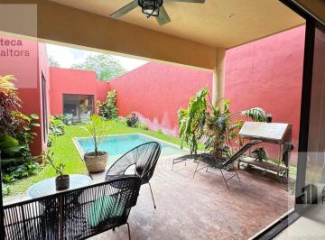Casa · 226m² · 3 Recámaras · 2 Estacionamientos · Casa 3 Rec Amueblada Privada Taman