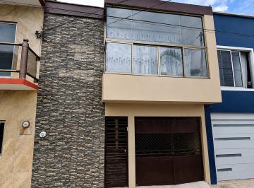 Casa de 4 habitaciones, Orizaba · Venta de Casa en El Fraccionamiento El Espinal en Orizaba en Veracruz