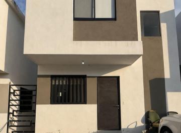 Casa · 2 Recámaras · 2 Estacionamientos · Casa en Fraccionamiento Céntrika Huinalá