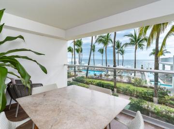 Departamento · 64m² · 1 Recámara · 1 Estacionamiento · Departamento Frente Al Mar en Venta en Puerto Vallarta Ideal Para Inversion en Renta
