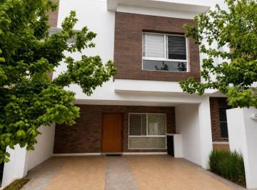 Casa de 3 habitaciones, Saltillo · Casa en Venta en Monteverde
