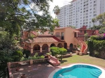 Casa · 630m² · 4 Recámaras · 6 Estacionamientos · Casa en Lomas de La Selva