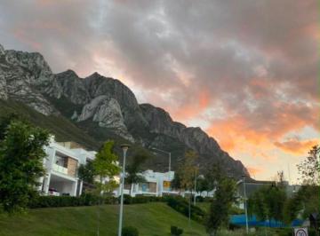 Casa de 4 habitaciones, Santa Catarina · Casa en Renta en La Huasteca