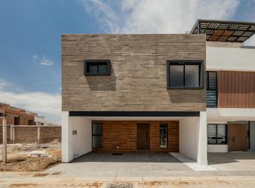 Casa · 178m² · 2 Recámaras · 2 Estacionamientos · Casa en Venta en Parque Real, Cuautlancingo, Puebla