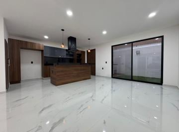 Casa · 246m² · 4 Recámaras · 2 Estacionamientos · Casa en Pre Venta en Fraccionamiento La Antigua Cementera, Puebla