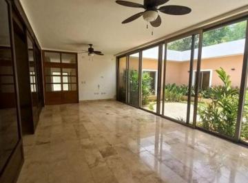 Casa en condominio de 3 habitaciones, Mérida · Residencia de 1 Planta con 3 Habit y Alberca Dentro de Privada Exclusiva Cerca de Av Libano