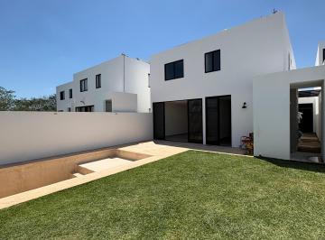 Casa en condominio de 4 habitaciones, Mérida · Casa en Renta de 4 Habitaciones Cholul Mérida con Paneles Solares