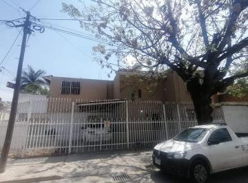 Casa de 5 habitaciones, León · Casa de 207 m² con 5 Recámaras en Venta en León Moderno