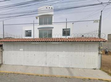 Foto 1 · Departamento en Renta en Coaxustenco, Metepec, México