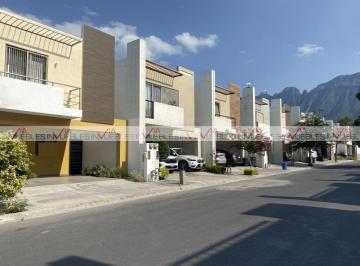 Casa · 158m² · 3 Recámaras · 2 Estacionamientos · Casa en Renta en Espacio Cumbres