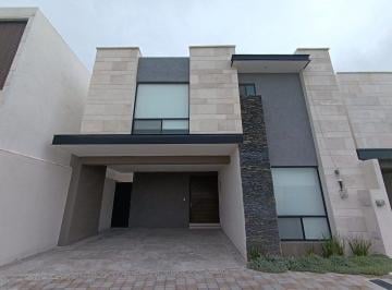 4736ae9a24d086d4b1df3f2fba168fba67af512483c6dd07119ec7f737f83f4d · Casa en Renta con Habitación en Planta Baja en Privanzas Acacia
