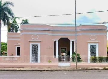 Local comercial , Mérida · Dos Locales Comerciales, Frente a La Iglesia y Parque Principal en Col. Itzimna, $14,800 c/u